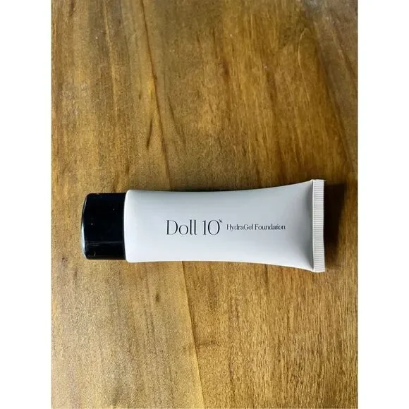 Doll 10 HydraGel Foundation NWT Shade: Deep - Picture 2 of 4
